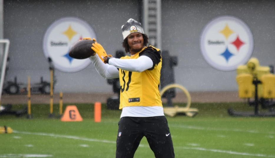 Steelers Sights Sounds: Eric Rowe Returns, Benton Good to Go