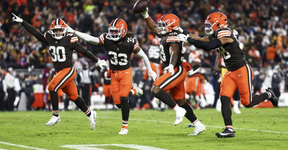 Daily Dawg Chow 11/22: Browns WIN - beat Steelers 24-19, Jameis Winston comes through in the clutch