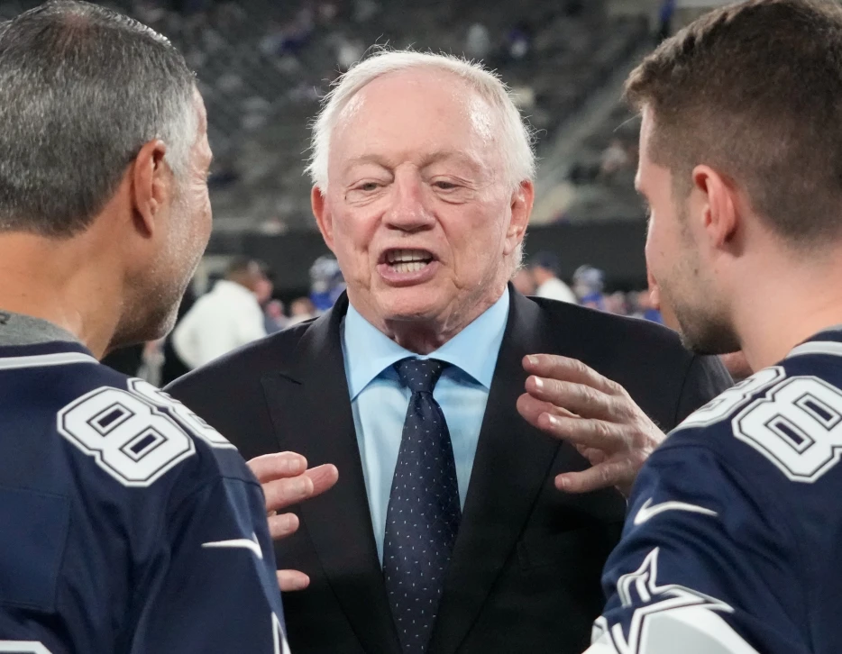 Jerry Jones Says He is Not Experiencing a Biden-Esque Cognitive Decline