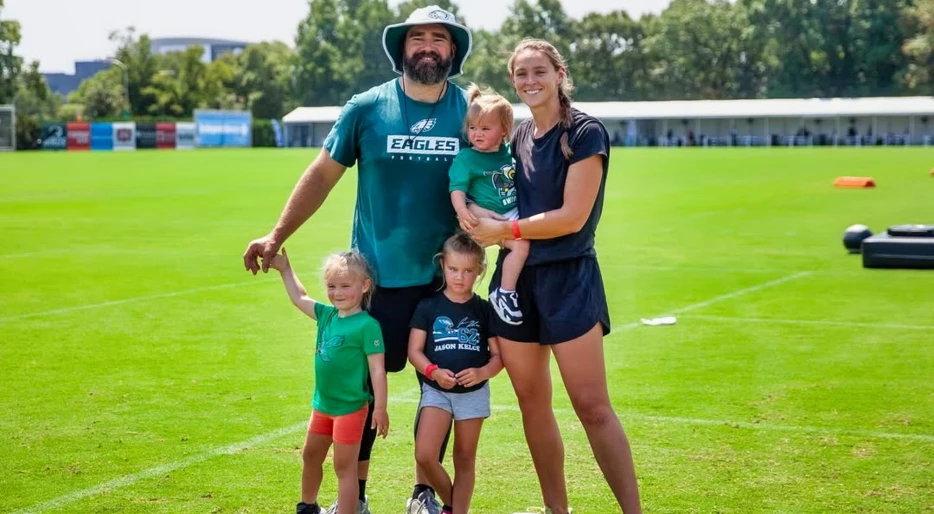 PHOTO: Jason Kelce And His Wife Kylie Announce New Addition To Their Family With Adorable Reveal