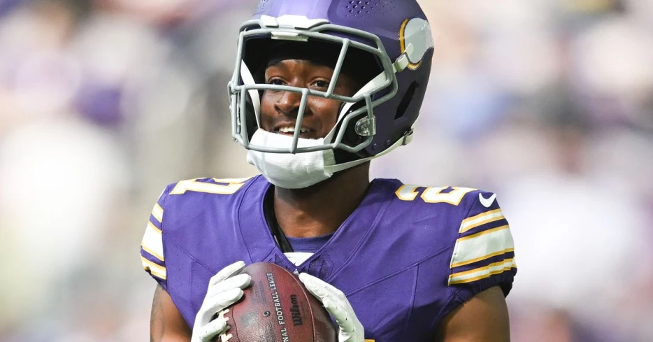 Vikings Waiving CB Akayleb Evans