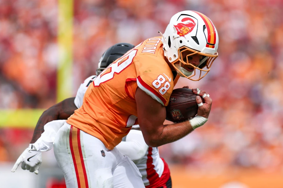 Cade Otton Fantasy Hub: Week 12 Injury Update, Start/Sit Advice, Projections, and More