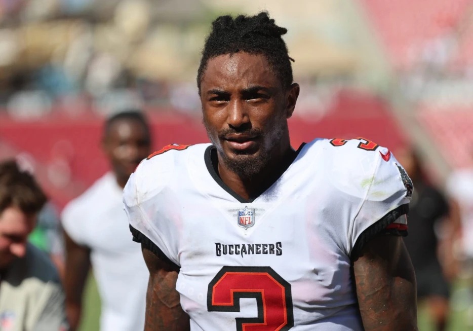 Buccaneers Fear S Jordan Whitehead Suffered Torn Pec