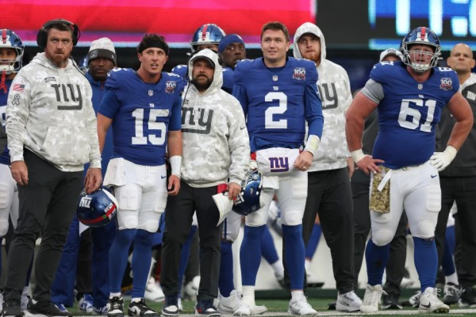 Giants' Brian Daboll won't relinquish play-calling as season circles drain