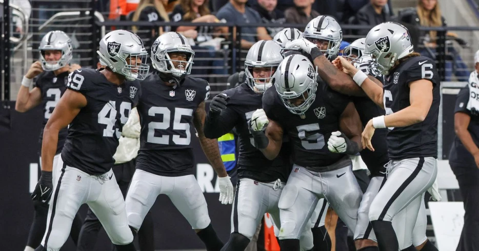 Raiders special teams: AJ Cole shows off arm on fake punt; Daniel Carlson money