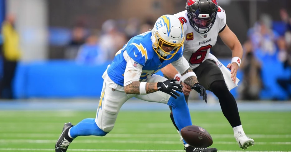 Chargers-Broncos Inactives: S Elijah Molden, CB Cam Hart OUT