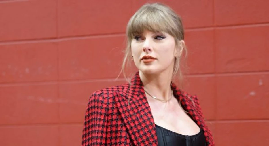 Will Taylor Swift be at Travis Kelce's game for Chiefs-Texans?