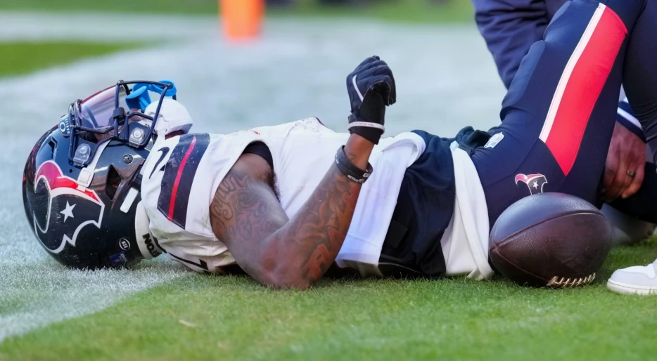 REPORT: More Devastating Details Emerge As Texans WR Tank Dell Suffered A Torn MCL, LCL, ACL, Meniscus Damage, Dislocated Knee Cap And Will Miss The Entire 2025 Season