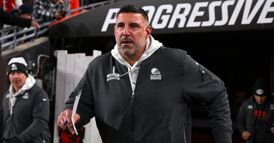 Adam Schefter: Mike Vrabel ‘absolutely’ leading candidate for Patriots head coach job