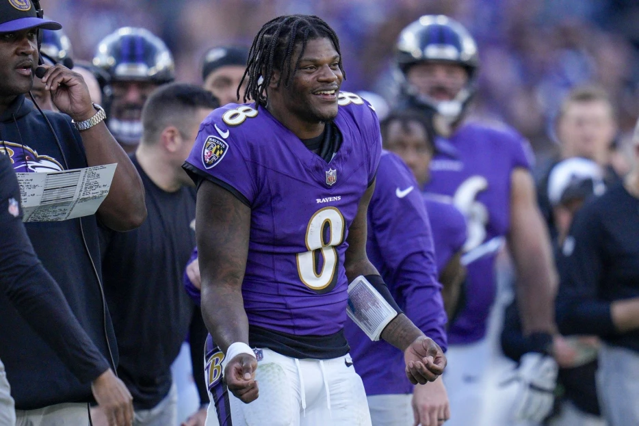 Lamar Jackson Off the Field: A Closer Look at the Ravens QB’s Life, Including Girlfriend, Family, Car Collection, and Net Worth