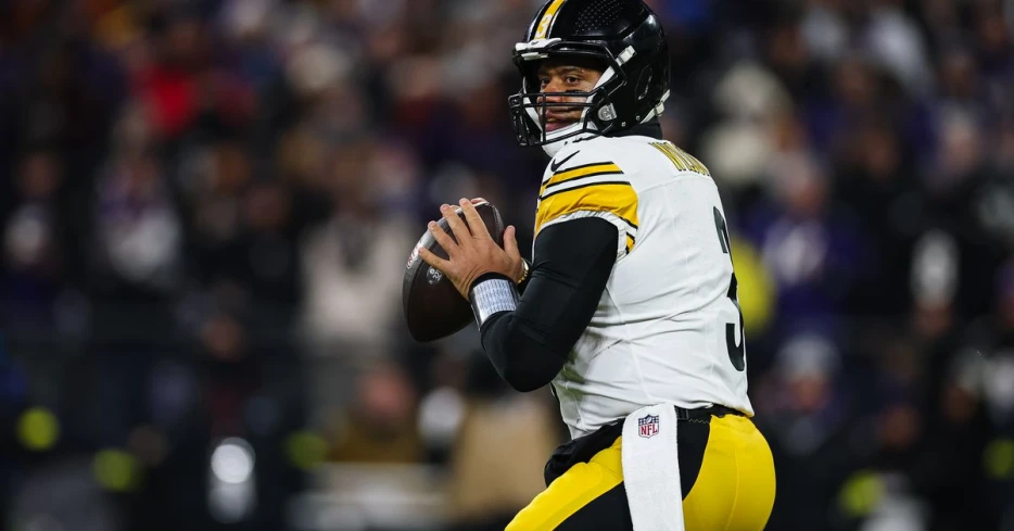 At least one Pittsburgh Steelers’ quarterback might not be available to New York Giants