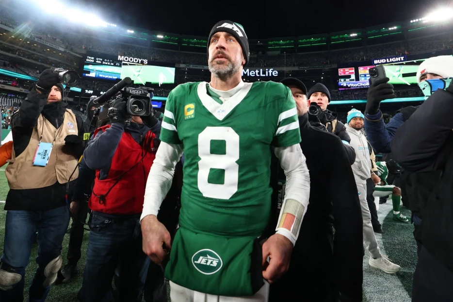 Former Jets Star Makes Bold Prediction About Aaron Rodgers’ Future in New York Now That Aaron Glenn Is Head Coach