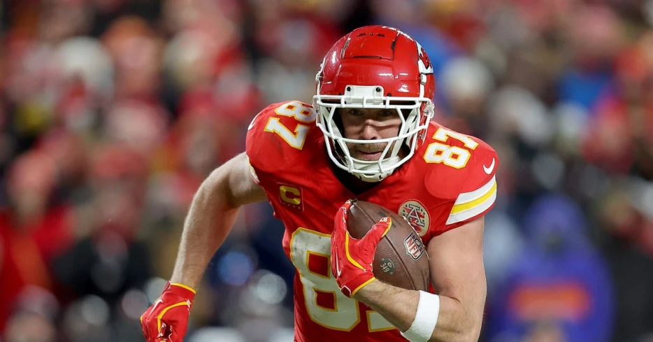 How Travis Kelce exploited the Texans’ zone-coverage changeup