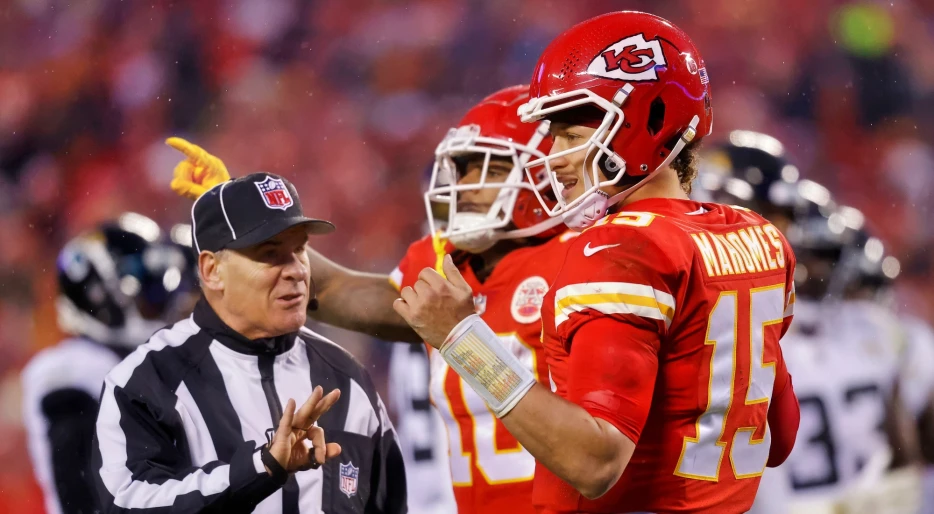 Patrick Mahomes Appears To Admit That Referees Favored Chiefs Over Texans While Answering Radio Host’s Question About Officiating