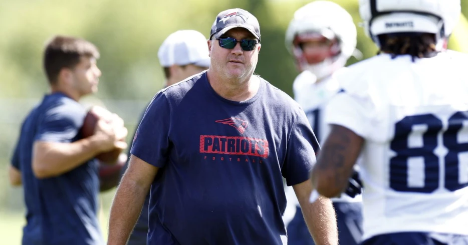 What Alex Van Pelt, Jerry Montgomery departing means for the Patriots