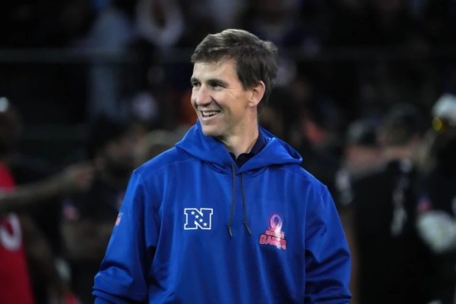 Eli Manning willing to help Giants evaluate quarterbacks