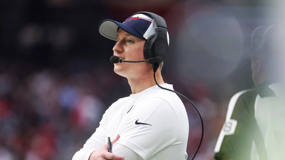 Patriots Could Look To Strike After Texans Make Shocking Decision