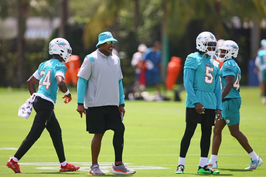 Saints Complete Second HC Interview With Dolphins DC Anthony Weaver