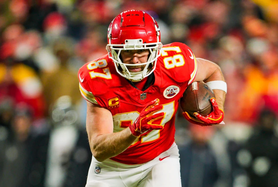 Chiefs Superstar Travis Kelce Has 4-Word Reaction to NFL Fans Who Bash Him, Label Him ‘Washed’