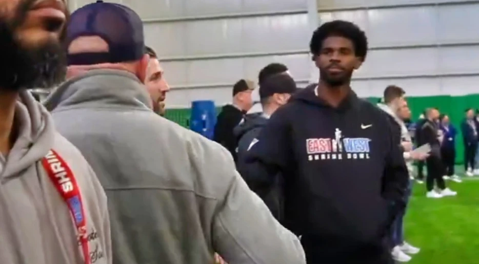 “Shedeur Is A Giant”: Cameras Caught Interesting Gesture Between Shedeur Sanders &amp; Brian Daboll That Has Everyone Convinced The Colorado QB Is Headed To New York (VIDEO)