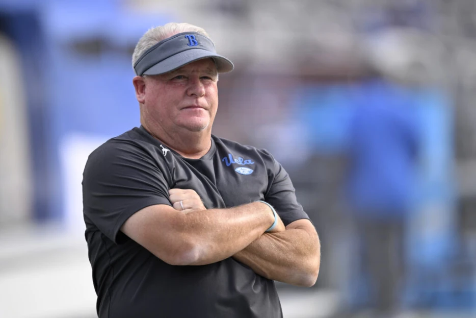 Chip Kelly Reportedly A Popular OC Target; Jaguars, Texans Interested