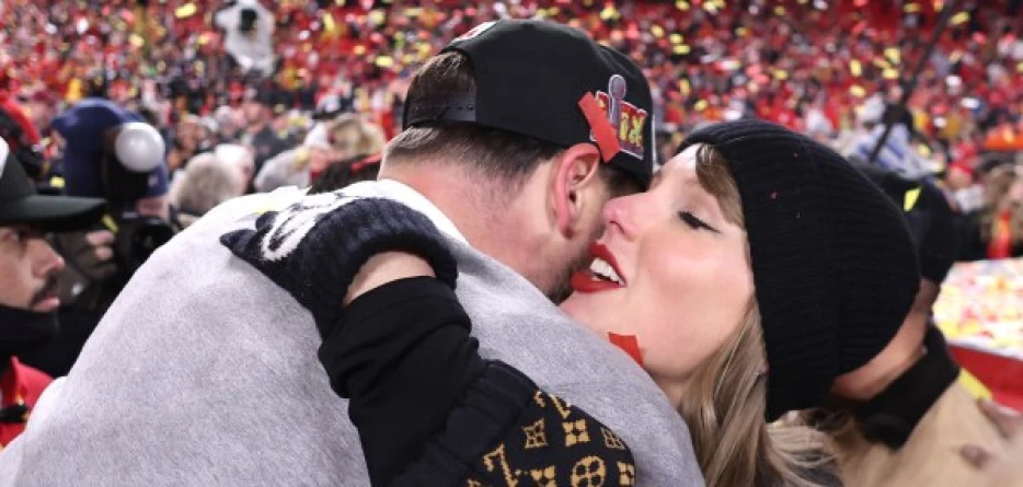 7 adorable postgame videos of Travis Kelce and Taylor Swift celebrating the Chiefs' AFC title win on the field