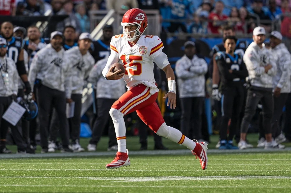 Patrick Mahomes’ $450 Million Contract, Salary, and Net Worth: Breaking Down the Chiefs’ QB’s Historic NFL Deal