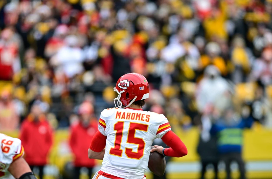 Steelers Daily News &amp; Links: Crazy Stat from Chiefs-Bills Game; Should the Tush Push Be Abolished?