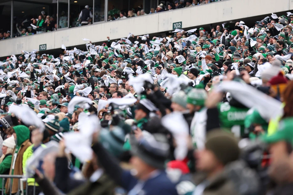 WATCH: Eagles Fans Erupt as Super Bowl 52 Hero Nick Foles Presents Philadelphia With NFC Championship Trophy