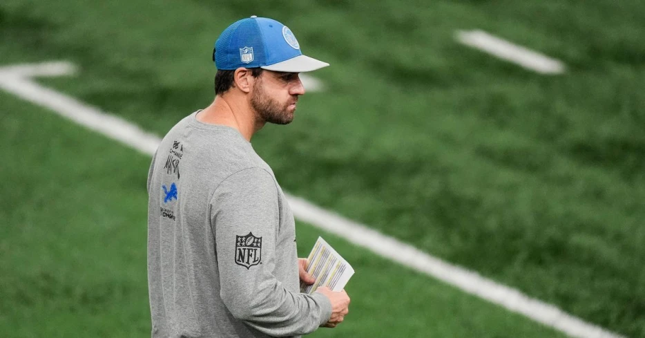 Report: Jets considering Lions coach for offensive coordinator position