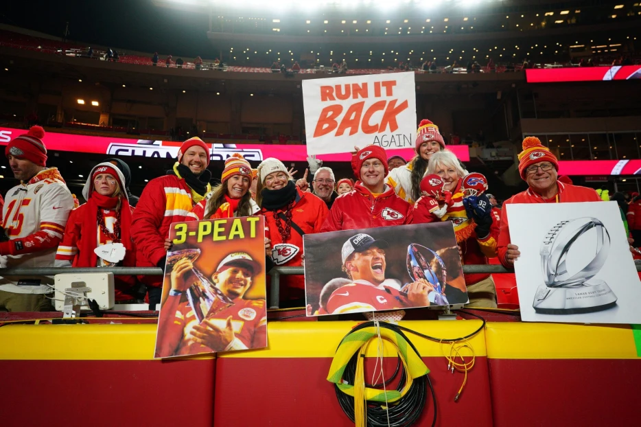 Super Bowl-Bound Chiefs Star Reveals Why He Felt Like His ‘Life Was Crumbling Down’