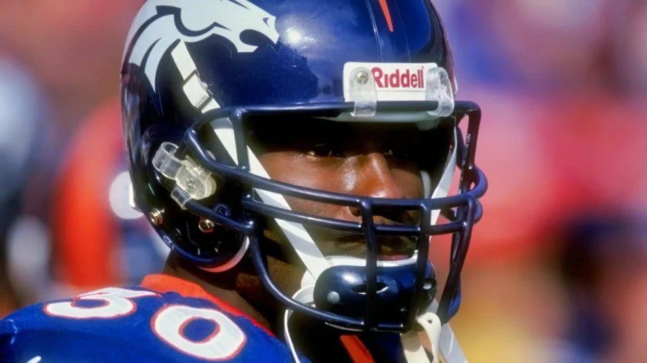 10 NFL Hall Of Famers That Were Nobodies Until An Epic Playoff Run