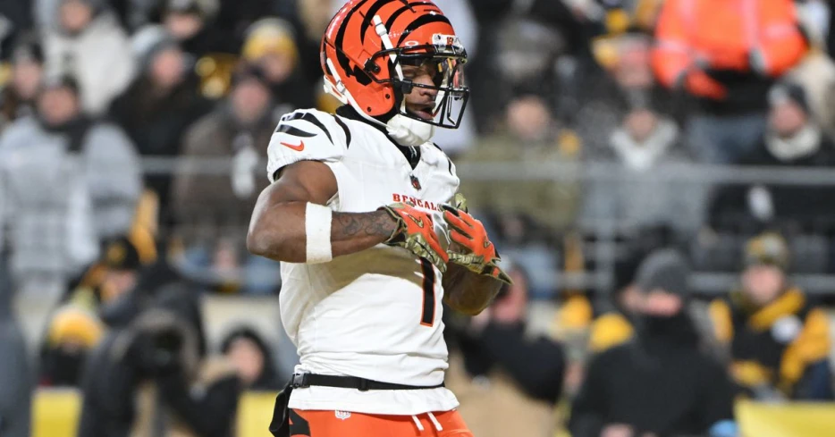 Ja’Marr Chase has jersey and gloves displayed in Pro Football Hall of Fame after earning the Triple Crown