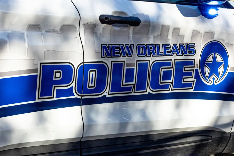 New Orleans Police Ask Eagles Fans Not to Climb Poles