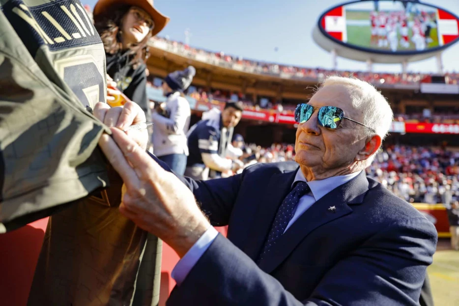 Would a boycott get Jerry Jones’ attention?