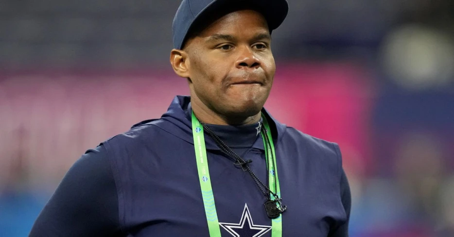 Cowboys reach contract extension with TE’s coach Lunda Wells