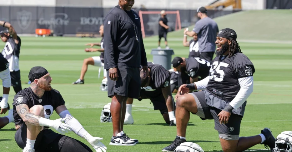 Early thoughts on Raiders working to retain Patrick Graham