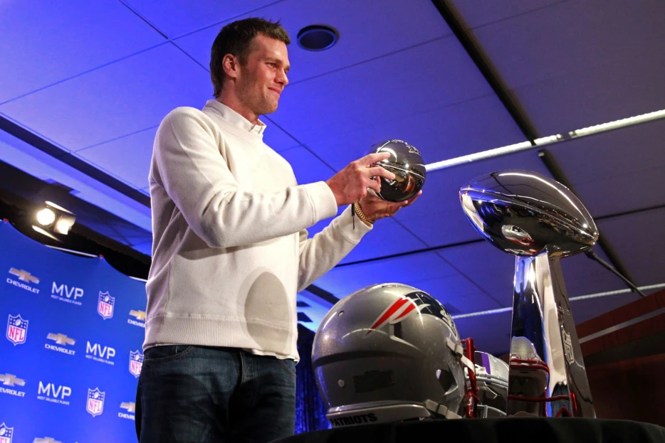 NFL Should Pick Different Trophy For Bill Belichick’s Tom Brady Idea