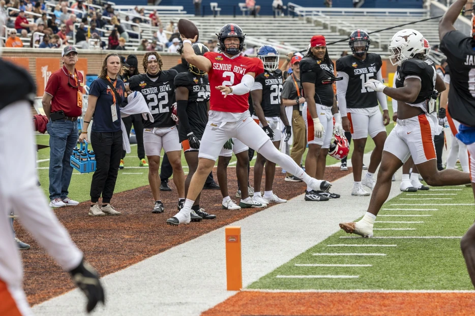 ‘Dart Has Better Arm Talent’ – NFL Fans Pick Jaxson Dart Over Shedeur Sanders Ahead of 2025 NFL Draft