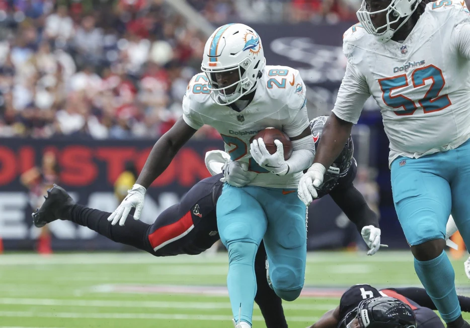 Dolphins RB De’Von Achane Offers Bold Prediction for 2025 Season