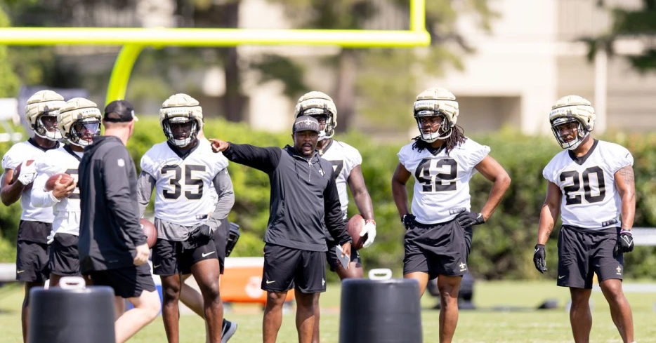 Saints RB coach Derrick Foster interviews for same role with Cowboys