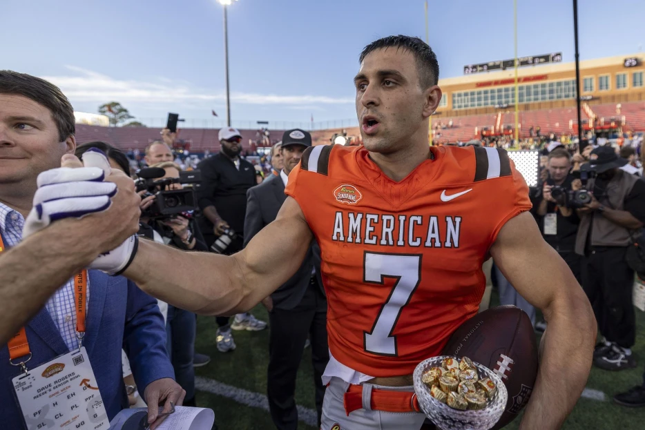 Jack Bech Scores Unbelievably Emotional TD To Win Senior Bowl a Month After the Loss of His Brother