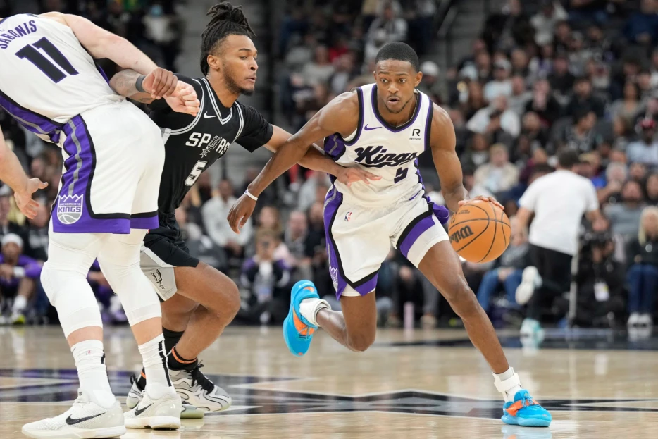 NBA Rumors: De’Aaron Fox, San Antonio Spurs Have Mutual Interest Amid ‘Massive’ Trade Market