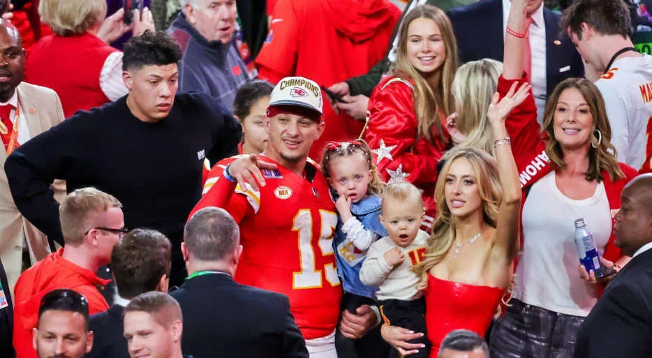 Patrick Mahomes &amp; His Family Are Dealing With Heartbreaking Situation Heading Into Super Bowl Week