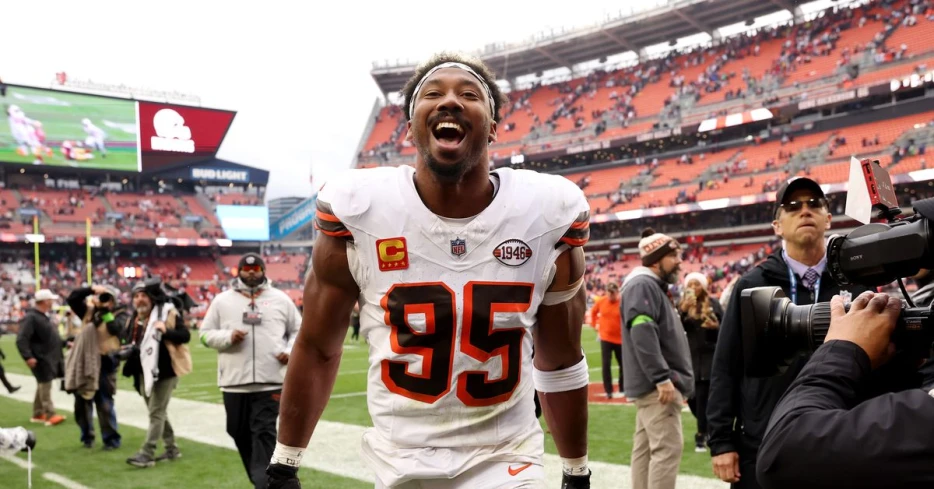 Browns superstar pass rusher demands a trade; 49ers should consider making a splash