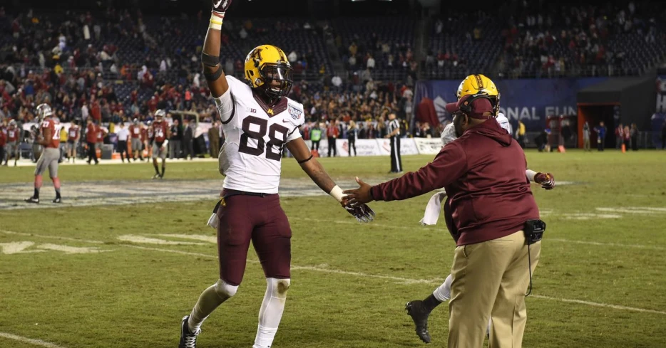 Cardinals sign University of Minnesota’s Winston DeLattiboudere III as their new defensive line coach