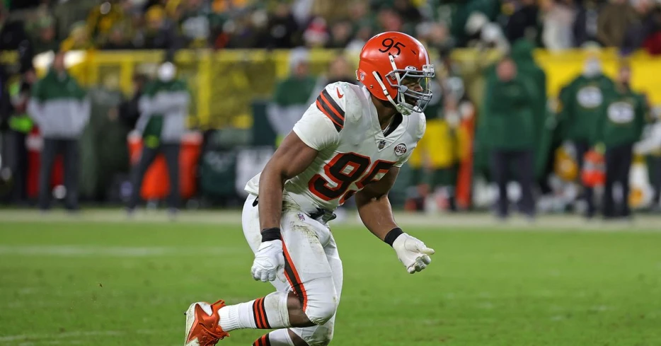 Star pass-rusher Myles Garrett requests trade from Cleveland Browns