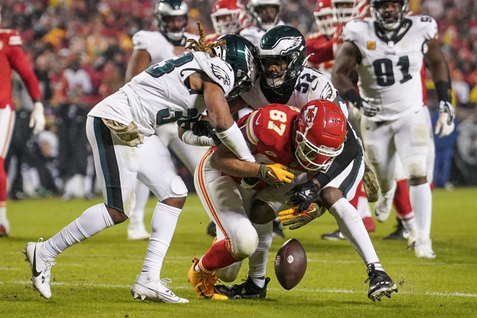 Three Reasons Why Neutral America Should Pull for the Eagles Over the Chiefs in the Super Bowl