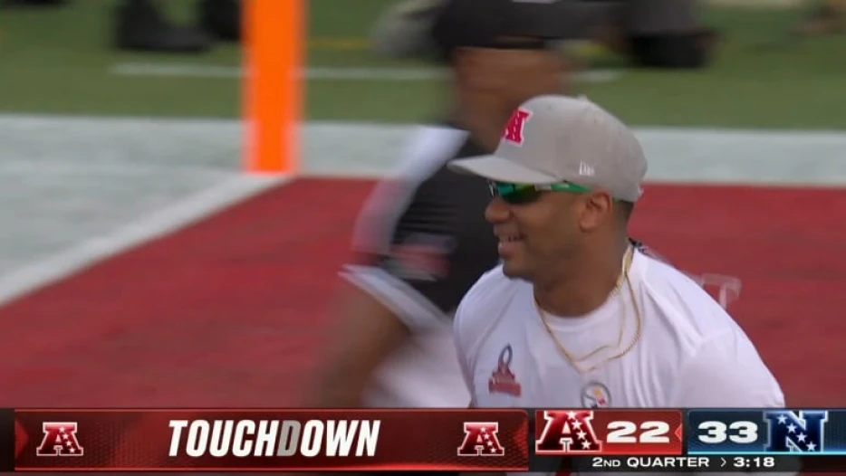 Watch: Russell Wilson, Minkah Fitzpatrick Ball Out At Pro Bowl