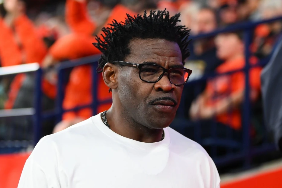 Cowboys Legend Michael Irvin Sends ‘Joker’ Hall of Famer Unfiltered Message